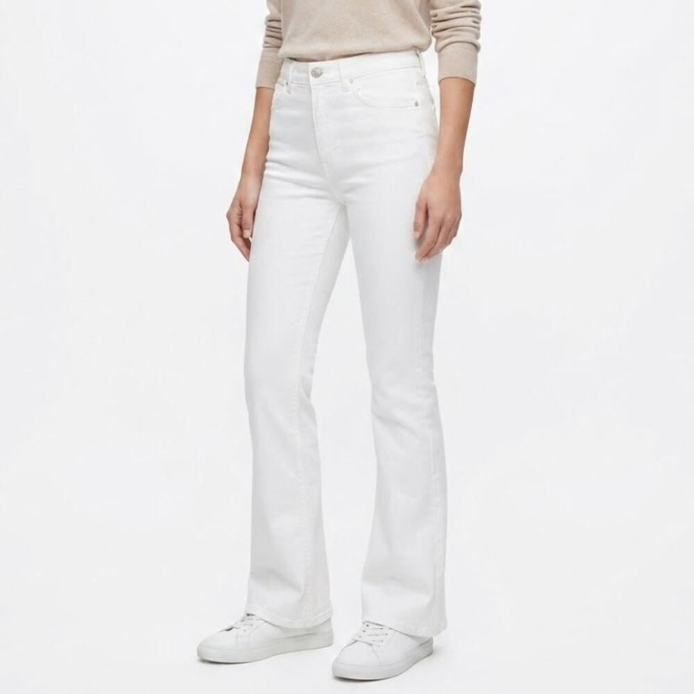Zara Flare Fit Jeans Size 4 NWT